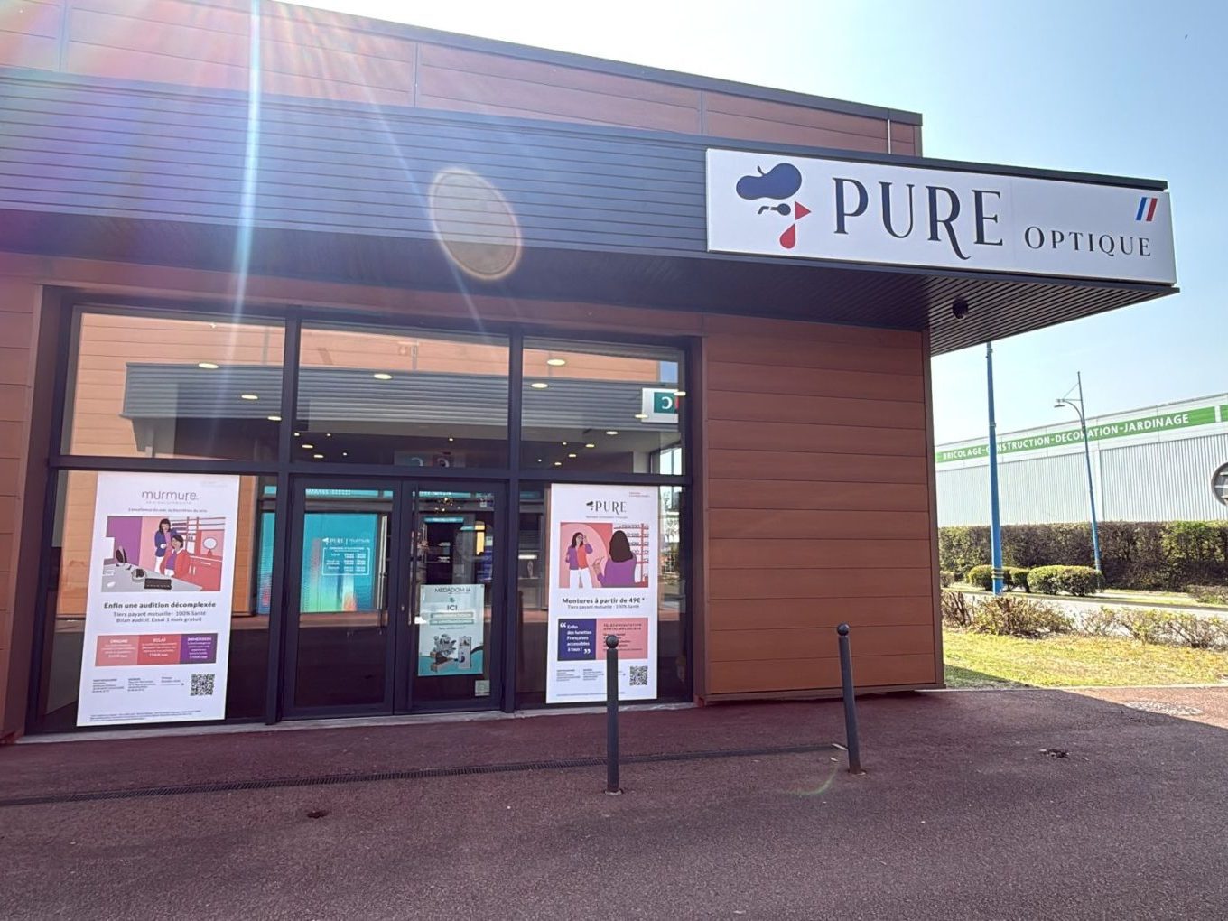Façade de la boutique Pure Optique à Saint-Doulchard